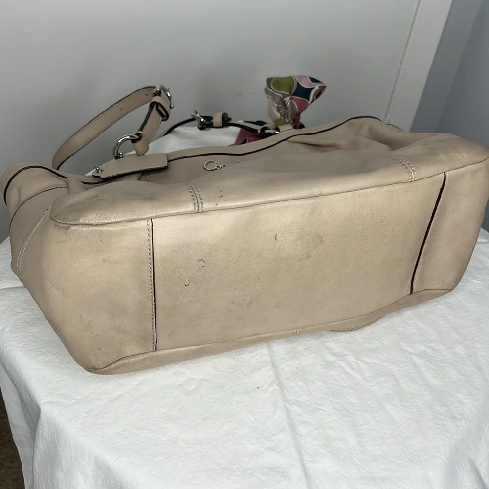 Coach tan purse with color signature scarf - Picture 11 of 11